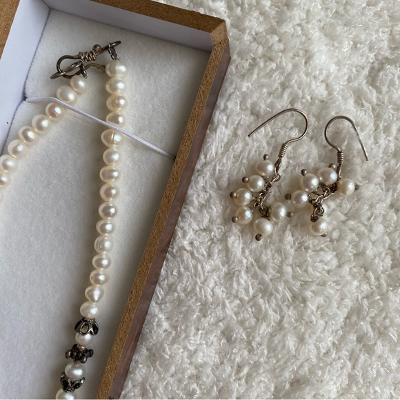 Vintage Pearl Necklace & Earrings - Picture 3 of 11